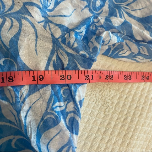 Shana boutique brand Blue & White Floral Tiered Flowy Top size Medium - Picture 7 of 10